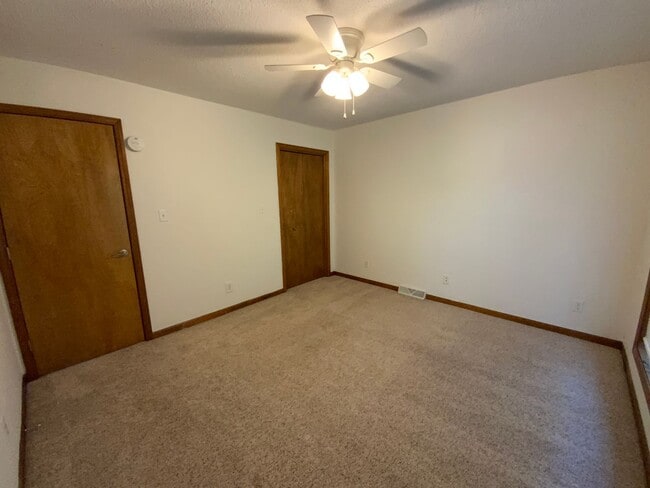 Building Photo - 203-203 Briarcrest Ct