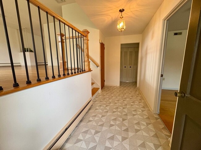 Building Photo - 3 Bedroom 1.5 Bathroom in Harrisburg -Cent...