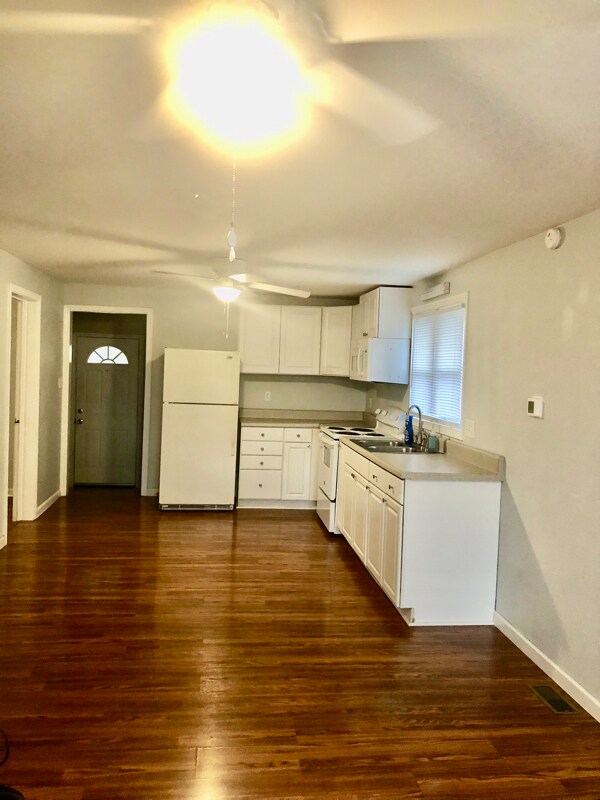 Building Photo - 1744 McGee St
