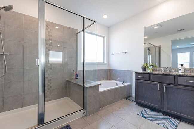 Building Photo - 2332 Giona Pl