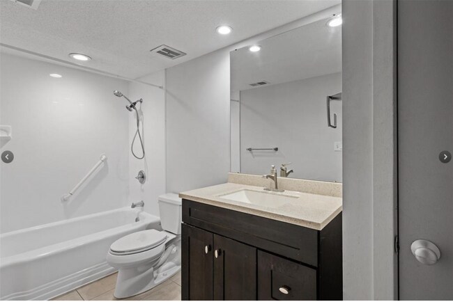 Building Photo - 6423 Colony Way