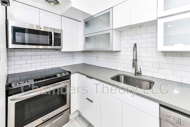 Building Photo - 115 N Lee St