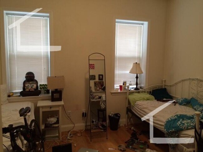 Building Photo - HOT BROOKLINE LISTING!!!!!