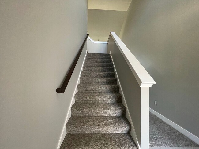 Building Photo - Move-In Ready Home in the Heart of Sandy