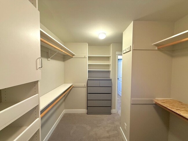 Building Photo - 4 Bedroom Home in Awbrey Butte Neighborhood – Unfurnished, Short Lease