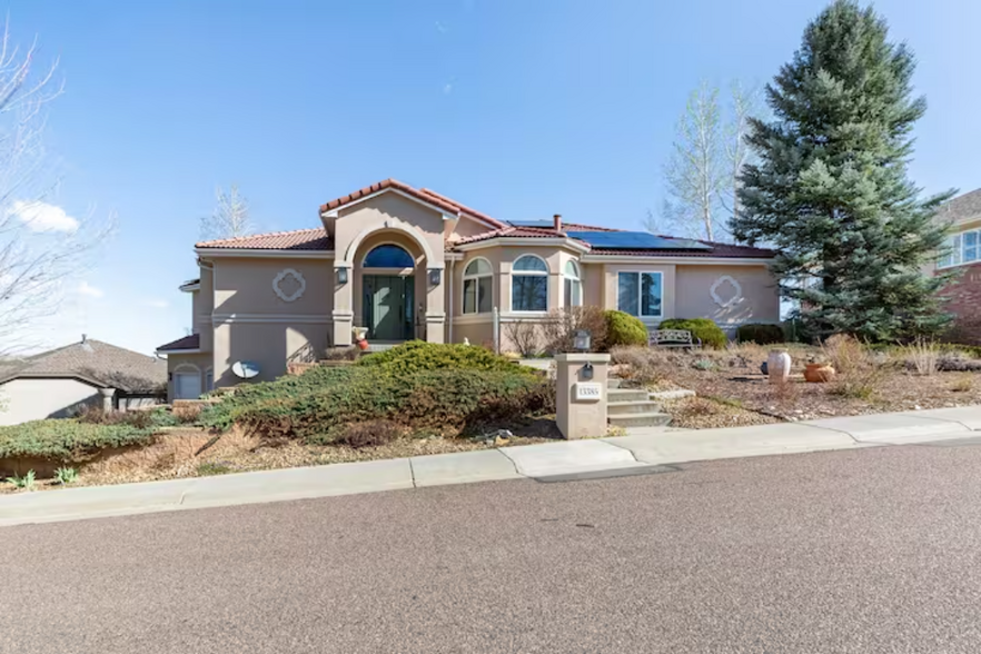 Stree view. Lovely suburban neighborhood. - 13385 W 67th Pl