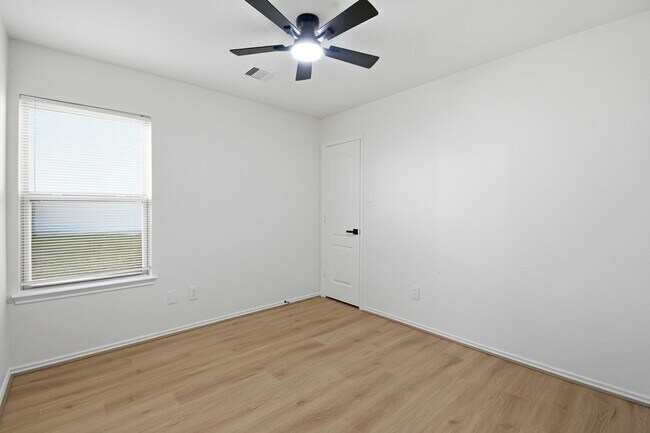 Building Photo - 20615 Moonrise River Ln