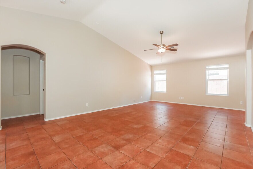 Building Photo - 3341 W Yellow Peak Dr