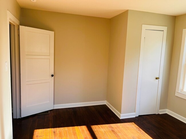 Building Photo - Wow! Renovated 3 bedroom home in Fairburn! Must See!