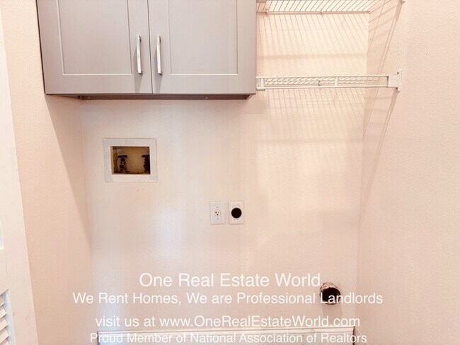 Building Photo - 13507 Summerton Dr