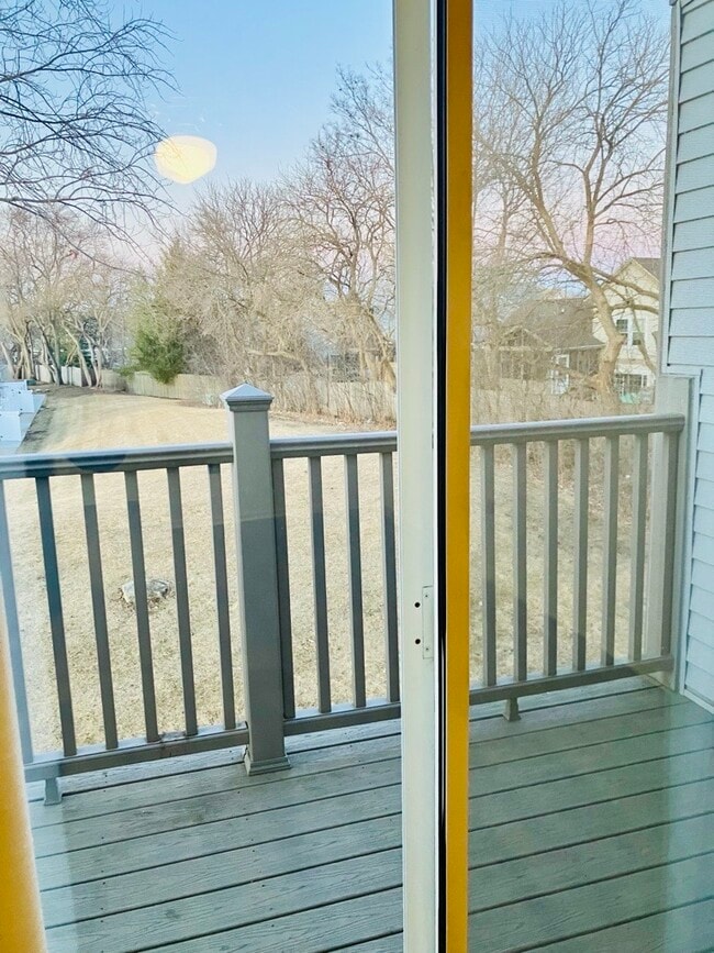 Building Photo - 3524 Willowview Ct