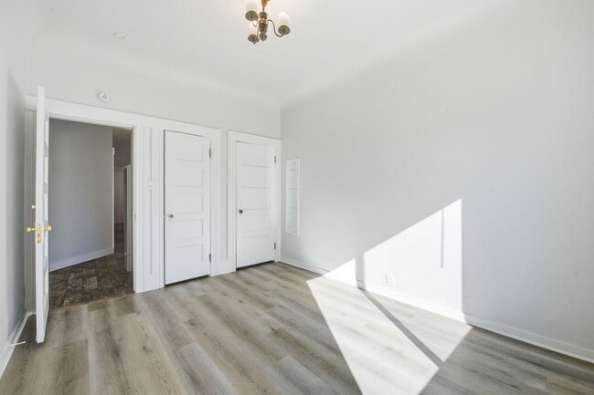 Building Photo - 1473 Clay St