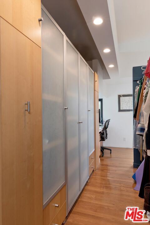Building Photo - 832 Superba Ave
