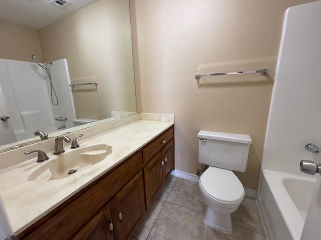 Building Photo - 626 W Stoneybrook Dr