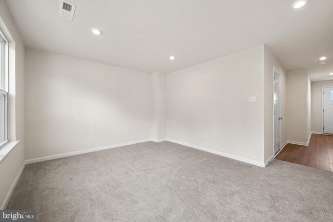 Building Photo - 46 SAND HILLS Dr