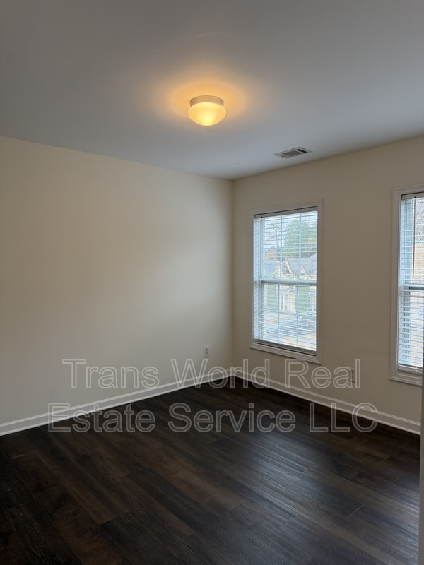 Building Photo - 2202 Jasmine Glen Dr