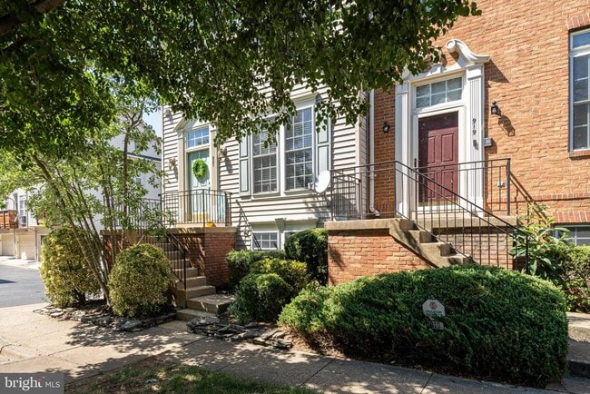 Building Photo - 921 Harrison Cir