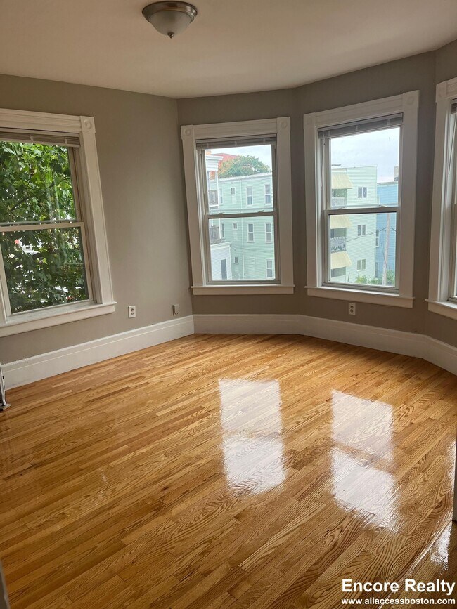 Building Photo - 186 Bowdoin St