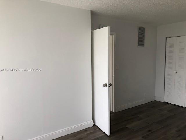 Building Photo - 7601 E Treasure Dr