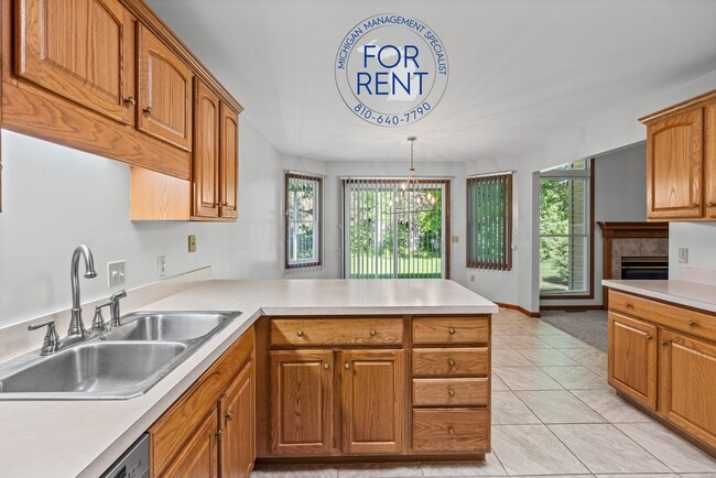Building Photo - 3263 Silverwood Dr