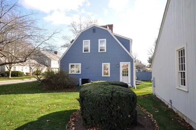 Building Photo - 15 Seaborn Pl