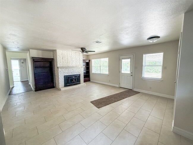 Building Photo - 7142 State Hwy 75 S