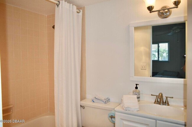 Building Photo - Furnished Townhome In Ponce Inlet!