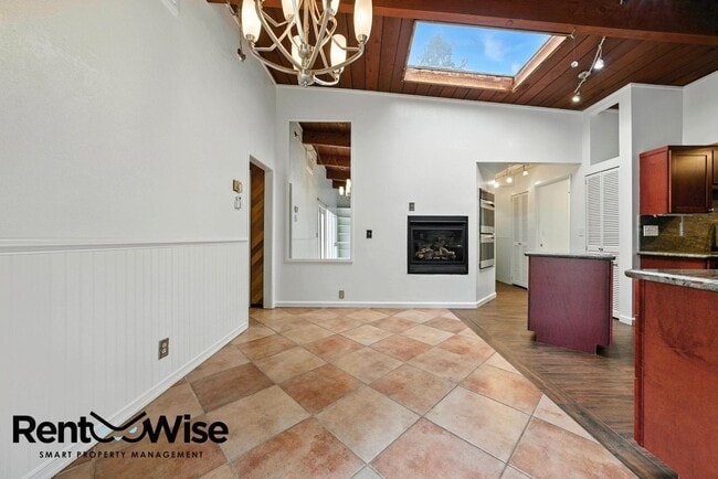 Building Photo - 2170 Clayton Dr
