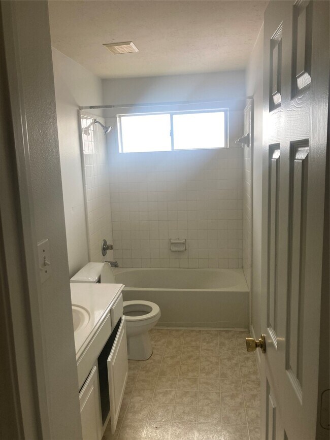 Building Photo - 8522 Chickamauga Ln