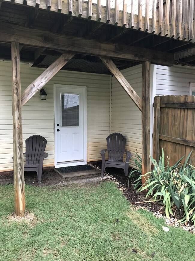 Building Photo - 209 Summerston Pl