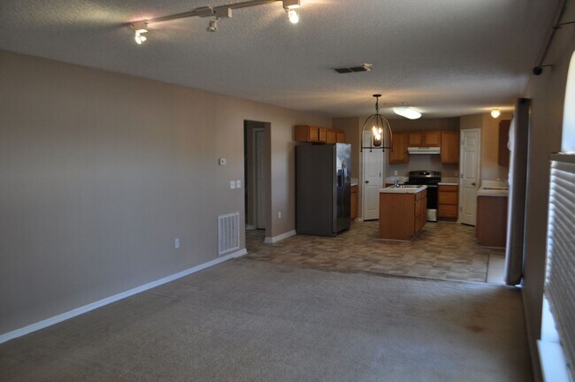 Building Photo - Nice 4 Bedroom 2.5 Bath 2 Car Garage Home ...