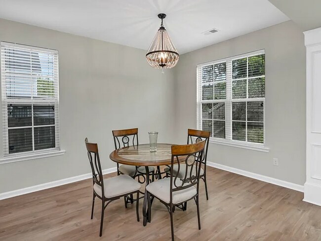 Building Photo - 336 Eastfair Dr
