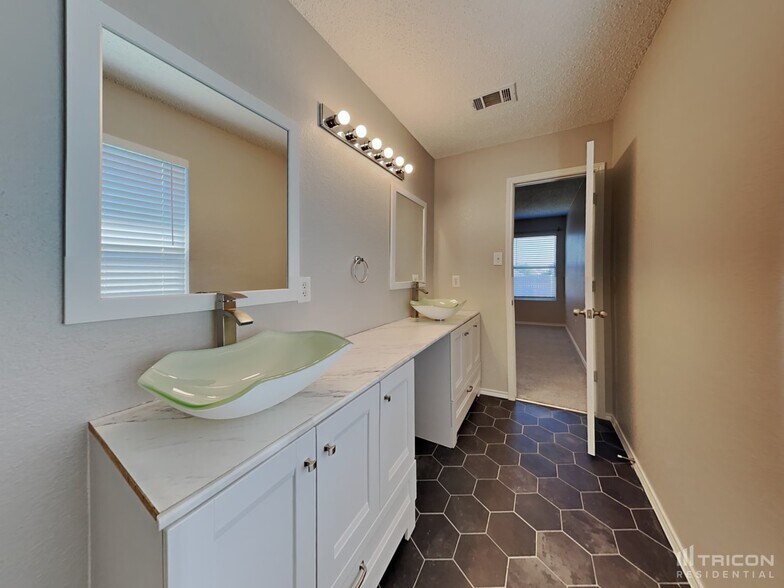 Building Photo - 617 Condor Trail