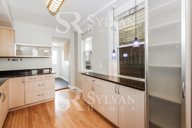 Building Photo - Enjoy living the good life in this 2 bedro...