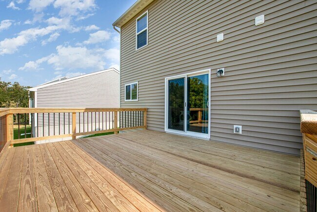 Building Photo - Brand new construction in well-kept HOA community.