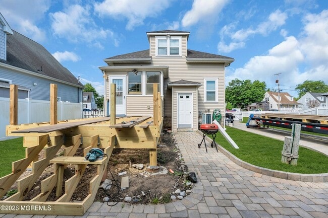 Building Photo - 505 Long Branch Ave