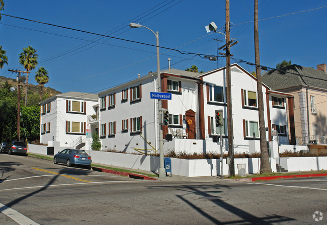 Building Photo - 7471 Hollywood Blvd