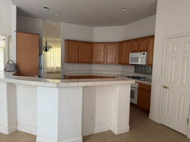 Building Photo - Beautiful 3 bed home with 3 car garage in Indian Hills behind Target