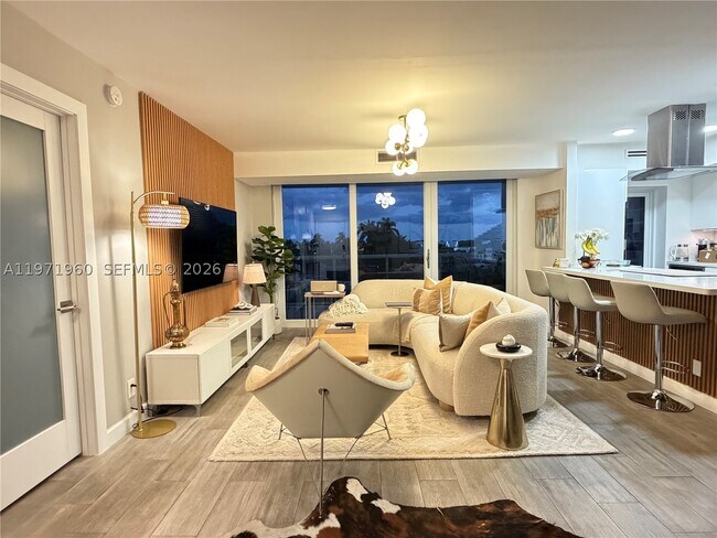 Building Photo - 2715 N Ocean Blvd