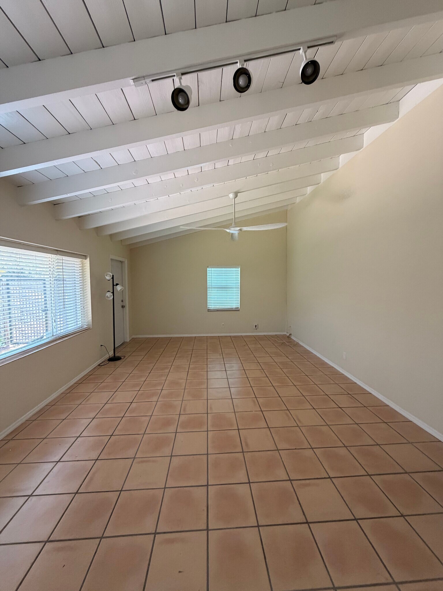 Building Photo - 1117 SW 15th Ave