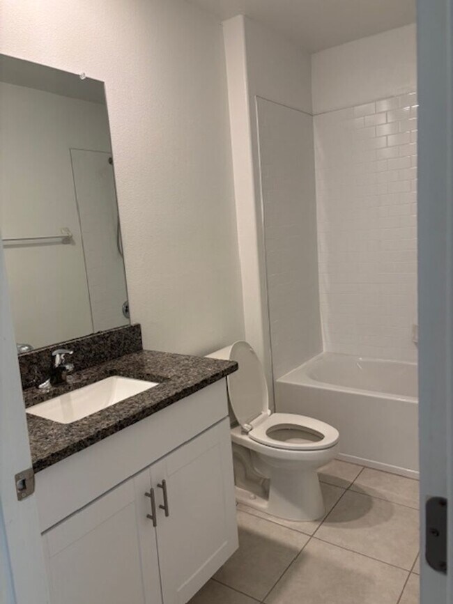 Building Photo - Single Family Home for Lease 6 Bedroom
