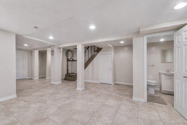 Building Photo - 788 Jefferson Ave