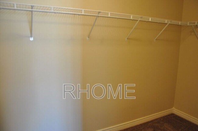 Building Photo - 1705 Westbury Way