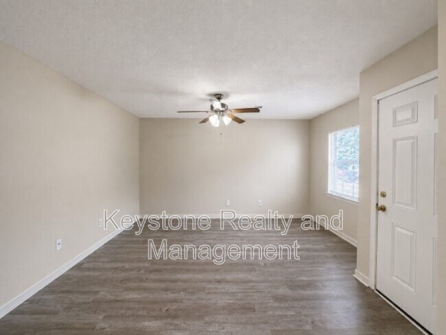 Building Photo - 1375 Thompsonville Ln