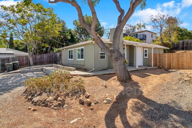 Building Photo - 9105 Rosedale Dr