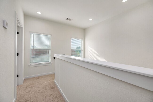 Building Photo - 6417 Eastland St