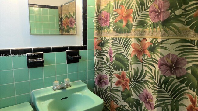 Building Photo - 3825 NW 168th Terrace