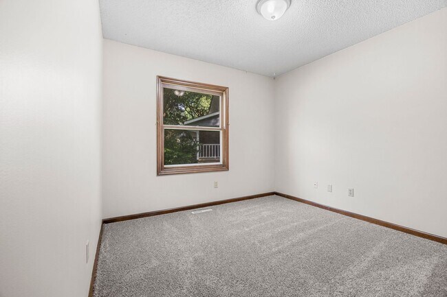 Building Photo - 3801 Pebble Ct