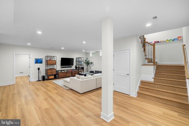 Building Photo - 9501 Wildoak Dr