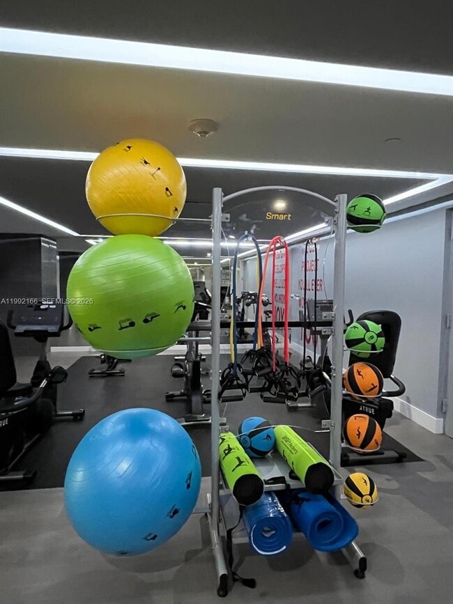 Building Photo - 901 Brickell Key Blvd